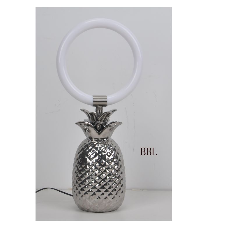 Lampada da tavolo a LED con base di ananas in ceramica e anello acrilico